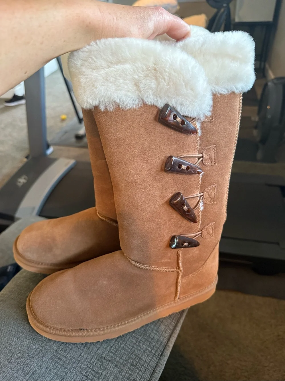 Lamo Women's Chestnut Faux-Shearling Winter Boot
